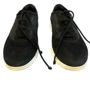 Vaneli‎ Sport Lanka Black Faux Suede Transparent Dot Material Sneaker Size 8